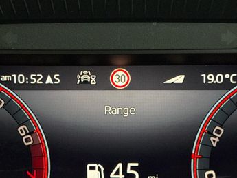 Skoda Karoq 1.5 TSI ACT SportLine DSG (150 ps) - HEATED SEATS - NAV - HEATED