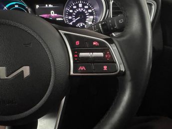 Kia Xceed 1.6 GDi 8.9kWh 3 Plug-in DCT (139 bhp) - HEATED STEERING - LANE 