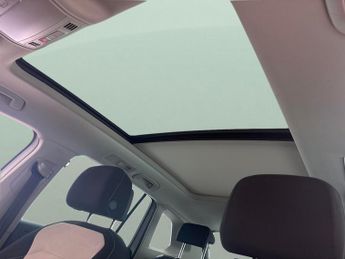 Volkswagen Tiguan 1.4 TSI 13kWh Elegance Plug-in DSG (245 ps) - REVERSE CAM - HEAT