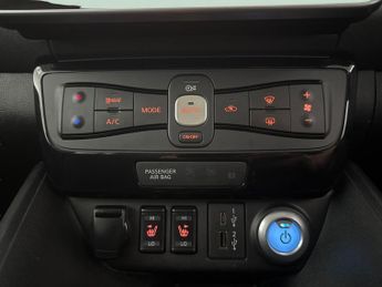 Nissan Leaf 39kWh N-Connecta (150 ps) - INTELLIGENT LANE INTERVENTION - LANE