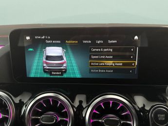 Mercedes-Benz EQA EQA 250+ 70.5kWh AMG Line (190 ps) - ADAPTIVE LIGHTS - HEATED LE