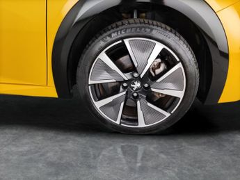 Peugeot E-208 50kWh GT Premium (7kW Charger) (136 ps) - REVERSE CAM - NAV