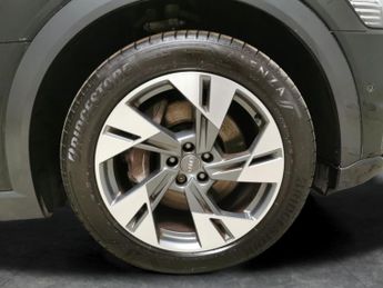 Audi e-tron 55 quattro 95kWh (408 ps) - LED - REVERSE CAM - 4 ZONE CLIMATE C