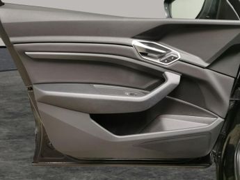 Audi e-tron 55 quattro 95kWh (408 ps) - LED - REVERSE CAM - 4 ZONE CLIMATE C