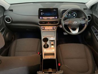Hyundai Kona 64kWh Premium (10.5kW Charger) (204 ps) - LED - REVERSE CAM - NA