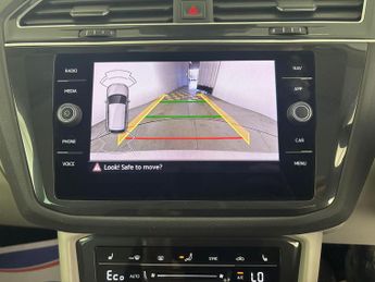 Volkswagen Tiguan 1.4 TSI 13kWh Elegance Plug-in DSG (245 ps) - REVERSE CAM - HEAT
