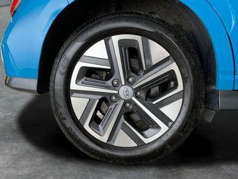 Hyundai Kona 64kWh Premium (10.5kW Charger) (204 ps) - LED - REVERSE CAM - NA