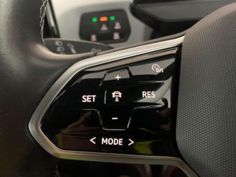 Volkswagen ID.3 Pro Performance 58kWh Life (204 ps) - ACTIVE LANE ASSIST - LED -