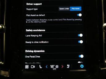 Volvo C40 Recharge 69kWh Plus (231 ps) - CARPLAY - KEYLESS ENTRY - PARK AS