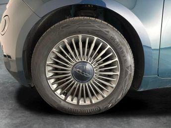 Fiat 500e 42kWh Icon (118 ps) - KEYLESS START - DAB - USB AUDIO