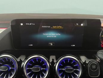 Mercedes-Benz EQA EQA 250+ 70.5kWh AMG Line (190 ps) - ADAPTIVE LIGHTS - HEATED LE