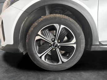 Kia Xceed 1.6 GDi 8.9kWh 3 Plug-in DCT (139 bhp) - HEATED STEERING - LANE 