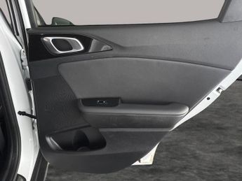 Kia Xceed 1.6 GDi 8.9kWh 3 Plug-in DCT (139 bhp) - HEATED STEERING - LANE 