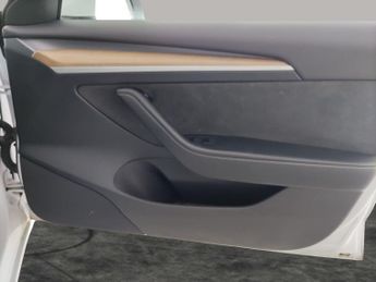 Tesla Model 3 Saloon RWD (241 bhp) - KEYLESS ENTRY - 360 CAM - PARK ASSIST