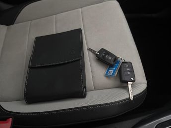 Volkswagen T-Roc 1.5 TSI Style DSG (150 ps) - DIGITAL DASH - PARK SENSORS - PADDL