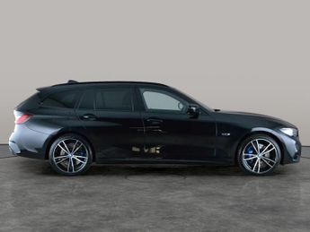BMW 3 Series 2.0 330e 12kWh M Sport Touring Plug-in (292 ps) - 19IN ALLOYS