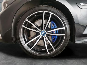 BMW 3 Series 2.0 330e 12kWh M Sport Touring Plug-in (292 ps) - 19IN ALLOYS