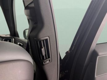 Volvo XC60 2.0h T8 Twin Engine 11.6kWh R-Design Plug-in AWD (390 ps) - LED