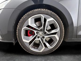 Skoda Octavia 2.0 TSI vRS DSG (245 ps) - BLUETOOTH - PARK SENSORS - DAB