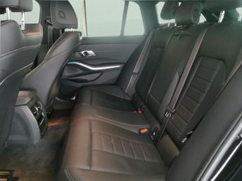 BMW 3 Series 2.0 330e 12kWh M Sport Touring Plug-in (292 ps) - 19IN ALLOYS