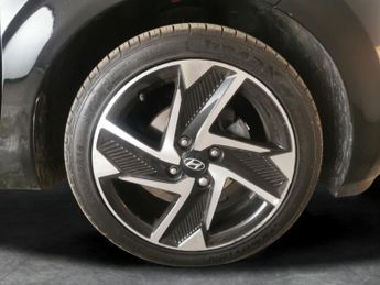 Hyundai i10 1.0 Premium (67 ps) - HEATED STEERING - LANE DEPARTURE  - WIFI