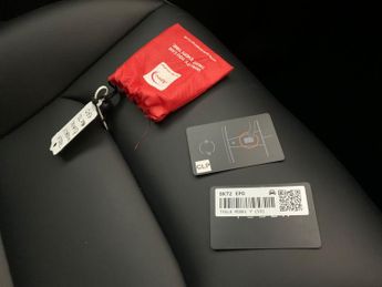Tesla Model Y (Dual Motor) Long Range 4WDE (384 bhp) - KEYLESS ENTRY - REV CAM