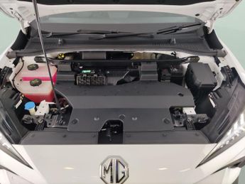 MG Mg4 64kWh SE Long Range (203 ps) - LED - ALCANTARA - WIFI