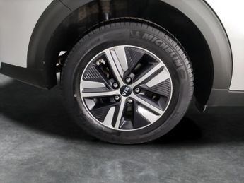 Kia Niro 1.6 GDi 2 DCT (139 bhp) - CRUISE - PADDLE SHIFT - PARK SENSORS