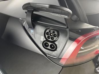 Tesla Model Y (Dual Motor) Long Range 4WDE (384 bhp) - HEATED STEERING