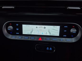 Genesis GV60 77.4kWh Premium (229 ps) - HEAT AND COOL SEATS - LED - REVERSE C