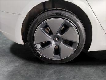 Tesla Model 3 Saloon RWD (241 bhp) - KEYLESS ENTRY - 360 CAM - PARK ASSIST