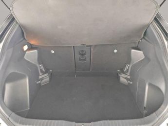 Toyota Yaris Cross 1.5 VVT-h Design E-CVT (116 ps) - BLUETOOTH - AIR CON - PRIVACY 