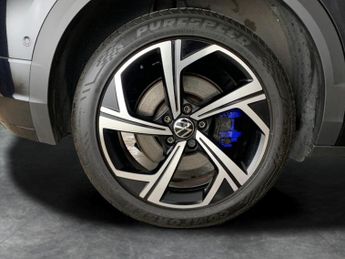 Volkswagen T-Roc 2.0 TSI R DSG 4Motion (300 ps) - PARK ASSIST - NAV - ALCANTARA
