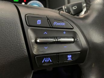 Hyundai Kona 64kWh Premium (10.5kW Charger) (204 ps) - LED - REVERSE CAM - NA