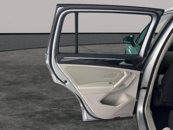 Volkswagen Tiguan 1.4 TSI 13kWh Elegance Plug-in DSG (245 ps) - REVERSE CAM - HEAT
