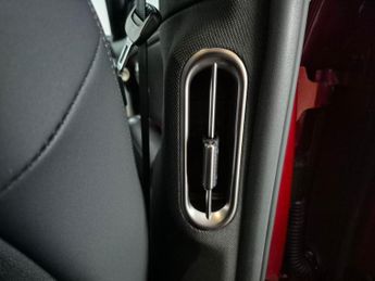 Genesis GV60 77.4kWh Premium (229 ps) - HEAT AND COOL SEATS - LED - REVERSE C