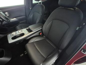 Genesis GV60 77.4kWh Premium (229 ps) - HEAT AND COOL SEATS - LED - REVERSE C