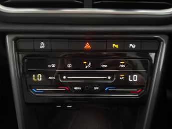 Volkswagen T-Roc 1.5 TSI Style DSG (150 ps) - DIGITAL DASH - PARK SENSORS - PADDL