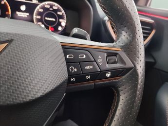 Cupra Formentor 1.4 eHybrid 12.8kWh V2 Plug-in DSG (204 ps) - KEYLESS ENTRY - PA