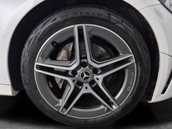 Mercedes-Benz C Class Mercedes C200 2.0 AMG Line Edition Auto - SELF PARK - LED - REVE