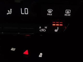 Audi Q4 E-tron 40 S line 82kWh (204 ps) - SAT NAV - HEATED SEATS - SPORTS SEATS