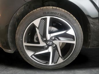 Hyundai i10 1.0 Premium (67 ps) - HEATED STEERING - LANE DEPARTURE  - WIFI