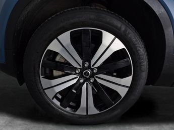 Volvo XC40 Recharge 69kWh Plus (231 ps) - BLACK ROOF RAILS - ACTIVE LANE AS
