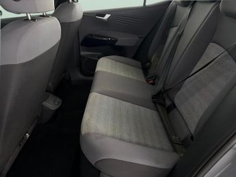 Volkswagen ID.3 Pro 58kWh Life (145 ps) - HEATED SEATS - NAV - HEATED STEERING