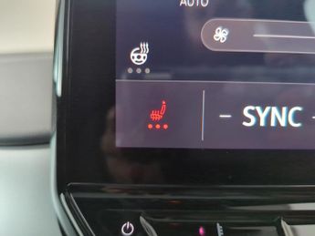 Volkswagen ID.4 Pure Performance 52kWh Style Edition (170 ps) - HEATED WHEEL
