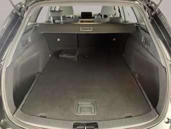 Toyota Corolla 1.8 VVT-h Icon Touring Sports CVT (140 ps) - HEATED SEATS