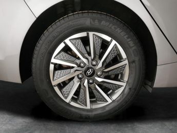 Hyundai Ioniq 38.3kWh Premium (136 ps) - LED - REVERSE CAM - NAV