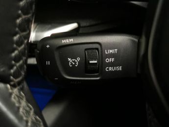 Peugeot 3008 1.6 13.2kWh Allure Premium Plug-in e-EAT (225 ps) - LANE DEPARTU