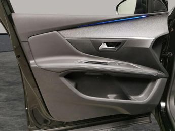Peugeot 3008 1.6 13.2kWh Allure Premium Plug-in e-EAT (225 ps) - LANE DEPARTU
