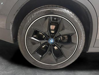 BMW iX3 80kWh Premier Edition (286 ps) - REVERSE CAM - LEATHER - NAV